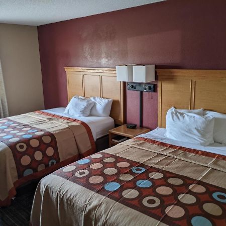 Super 8 By Wyndham Baxter/Brainerd Area Hotell Exteriör bild
