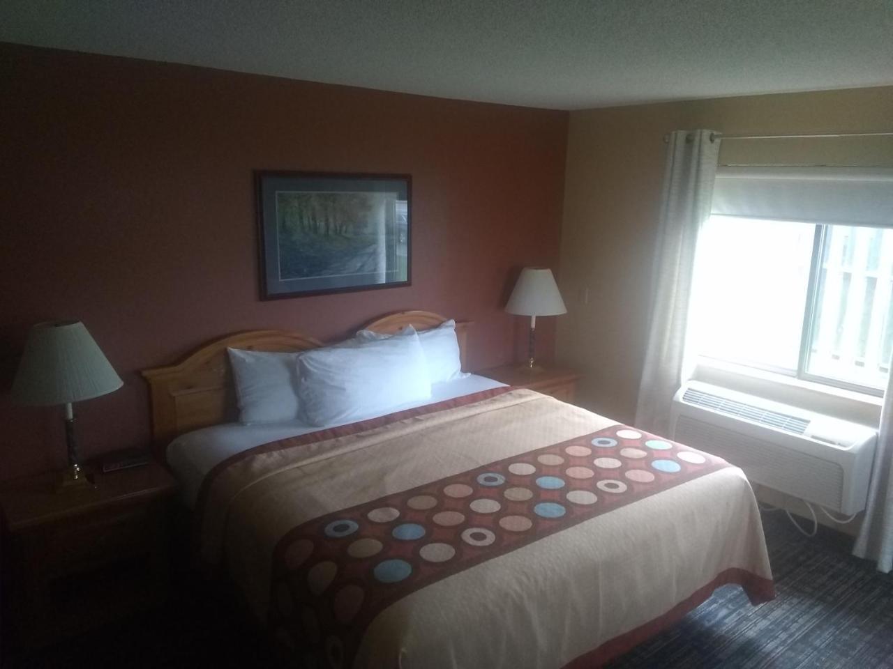 Super 8 By Wyndham Baxter/Brainerd Area Hotell Exteriör bild