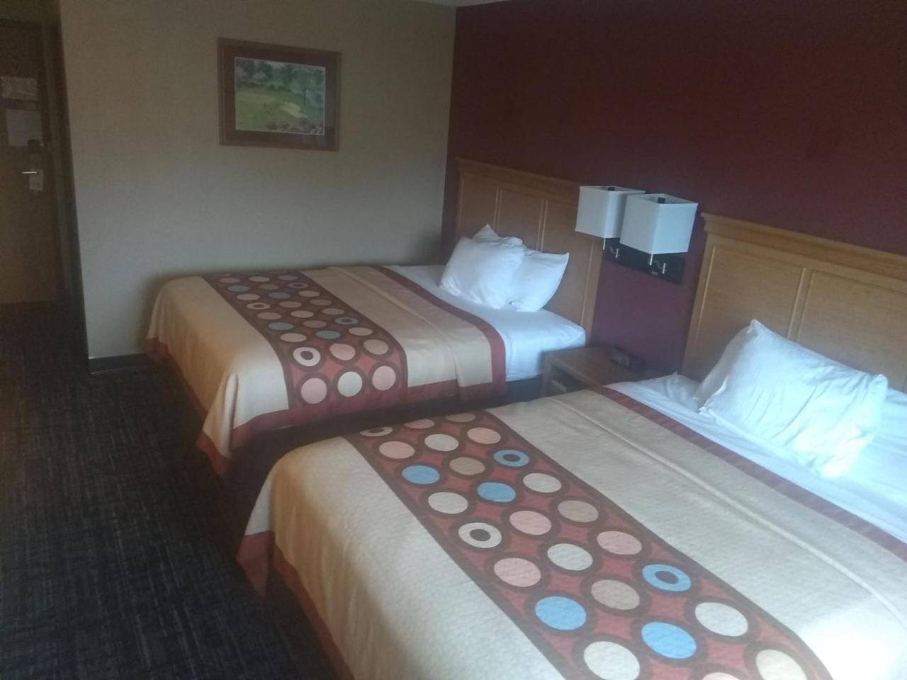 Super 8 By Wyndham Baxter/Brainerd Area Hotell Exteriör bild