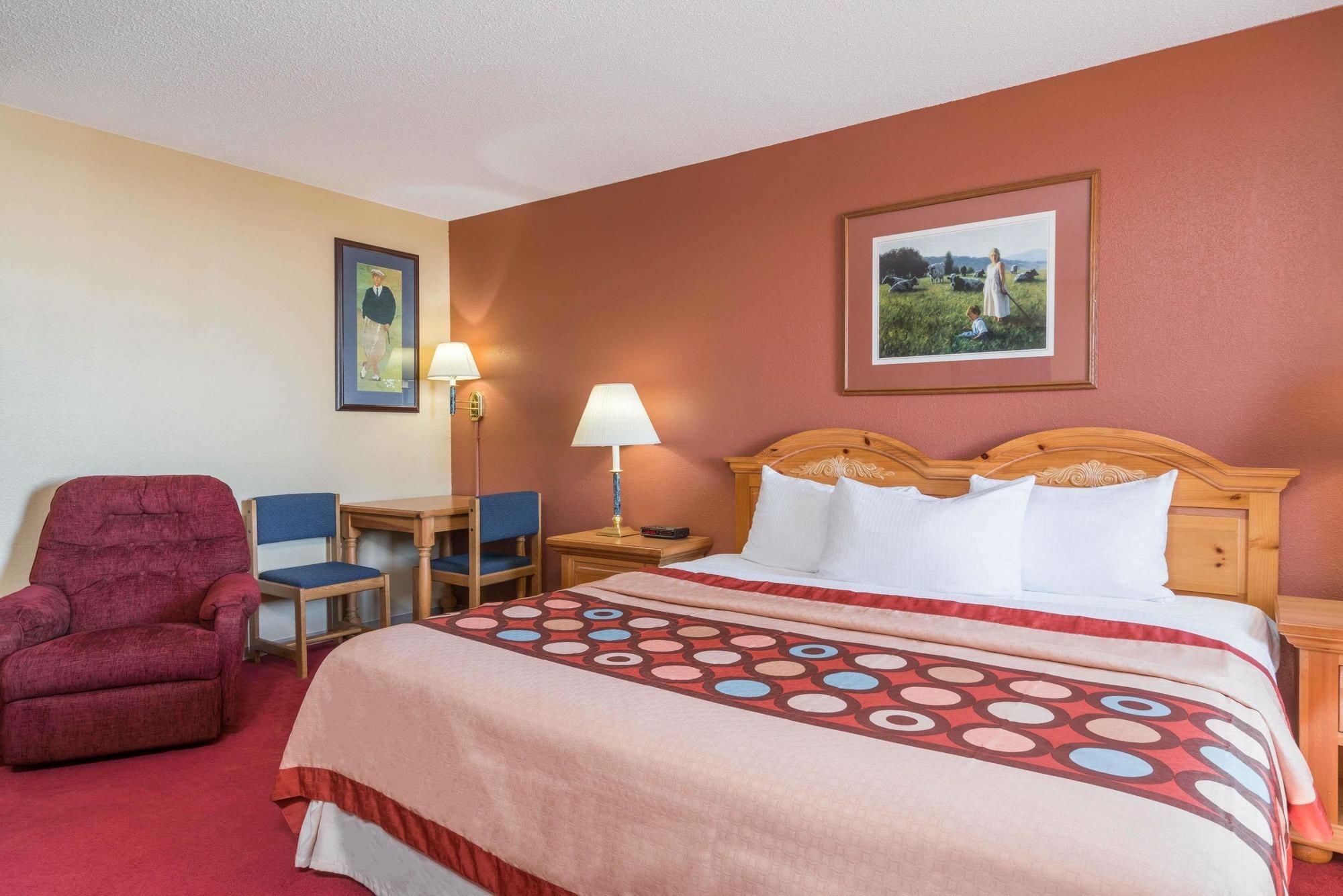 Super 8 By Wyndham Baxter/Brainerd Area Hotell Exteriör bild